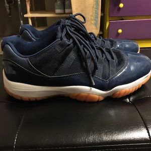 Jordan 11 Gums